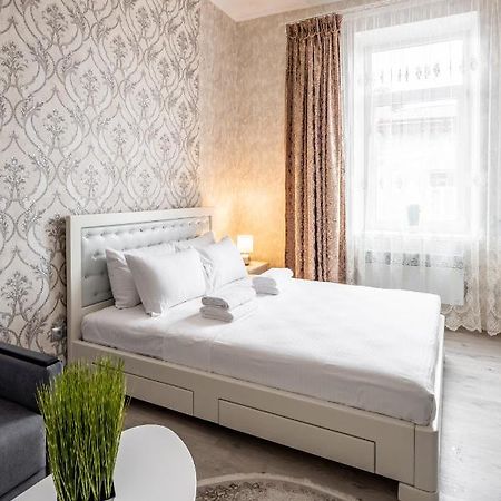 Alfa Apartments Krekhivska 11 Лвив Екстериор снимка